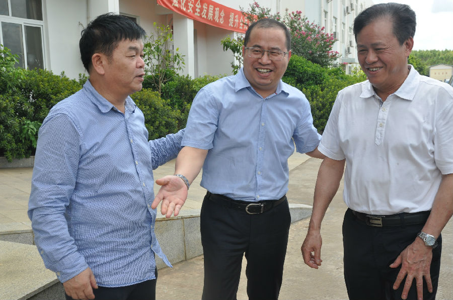  自治區(qū)編辦、績效辦領(lǐng)導園區(qū)調(diào)研