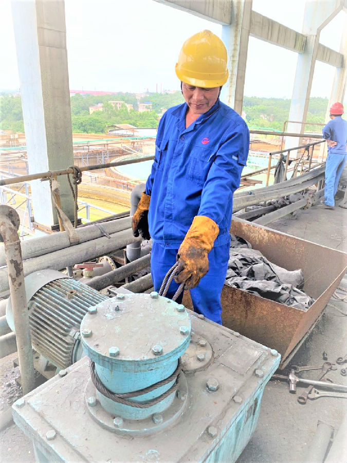 勤勉奮斗創(chuàng)佳績，匠心卓越樹新風(fēng)